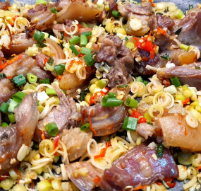 Review Lẩu Dê Cây Bàng Bình Thạnh: Nước Lẩu Đậm Đà, Dê Tươi Mỗi Ngày