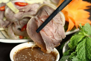 Lẩu Dê Cây Bàng – Điểm Hẹn Ăn Uống Lý Tưởng Cho Nhóm Bạn Tại Bình Thạnh